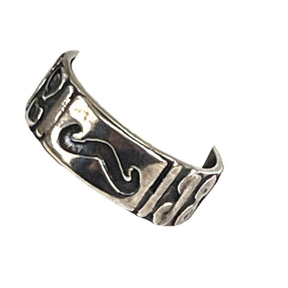 Antique Sterling Silver Tribal Design Band Ring - Picture 5 of 7